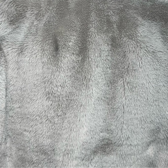 Wild Fable Light Gray Faux Fur Puffy Coat Jacket Size Small - Picture 10 of 14